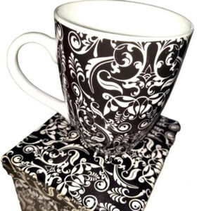 NIB Black and White Damask Divinity Pattern Ceramic Mug